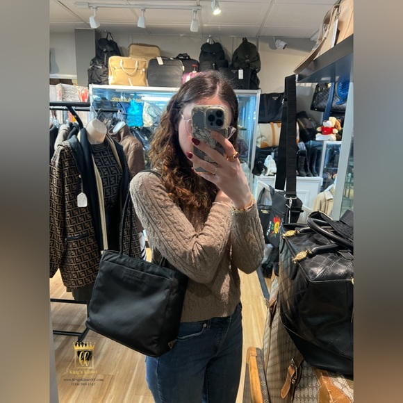 Prada tote - Picture 15 of 15